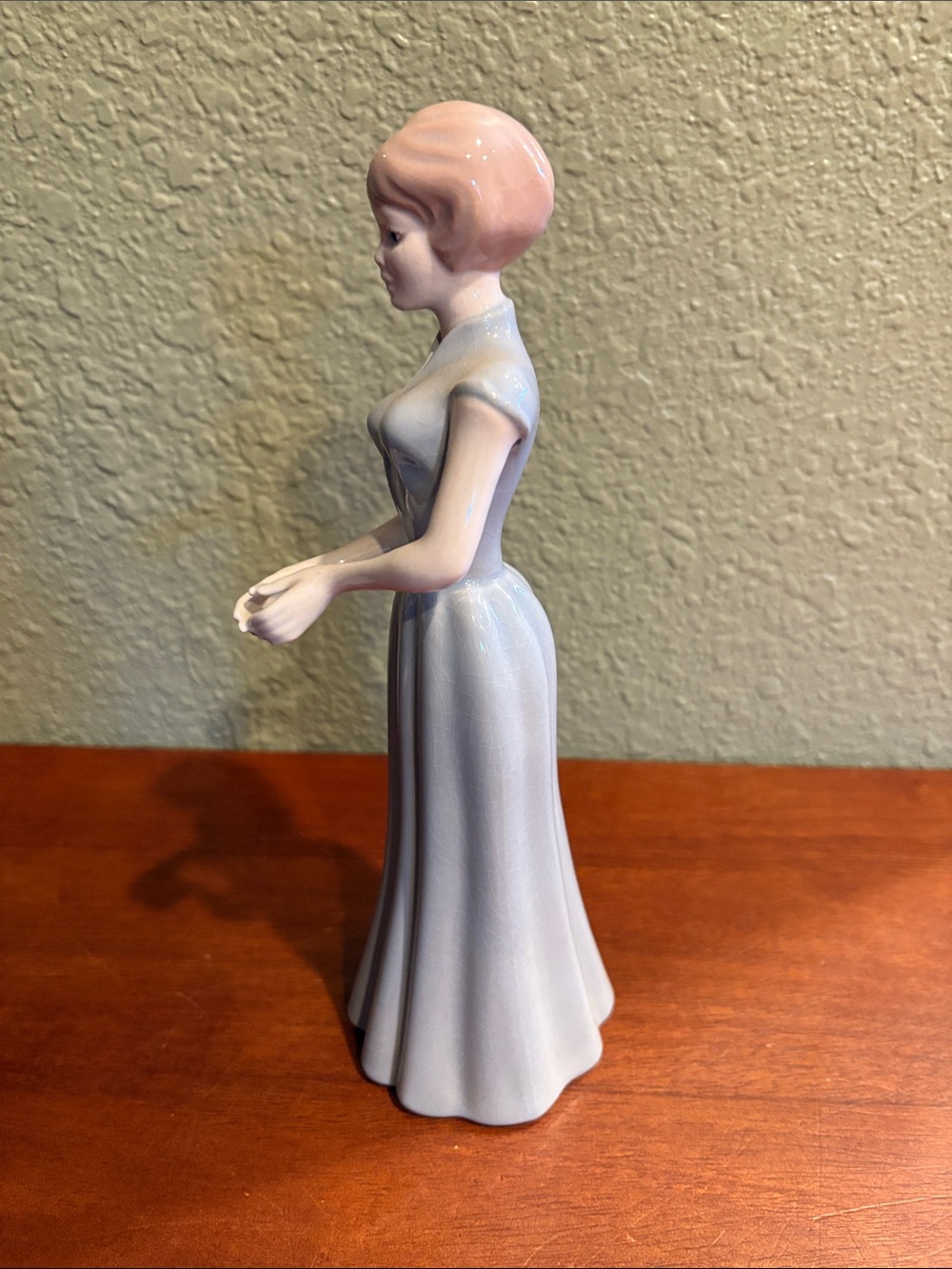 Elegant Mid Century Modern Lady - Figurine - Picture 3 of 6
